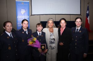 Municipio de Viña del Mar entregó distinción especial a bombero voluntaria
